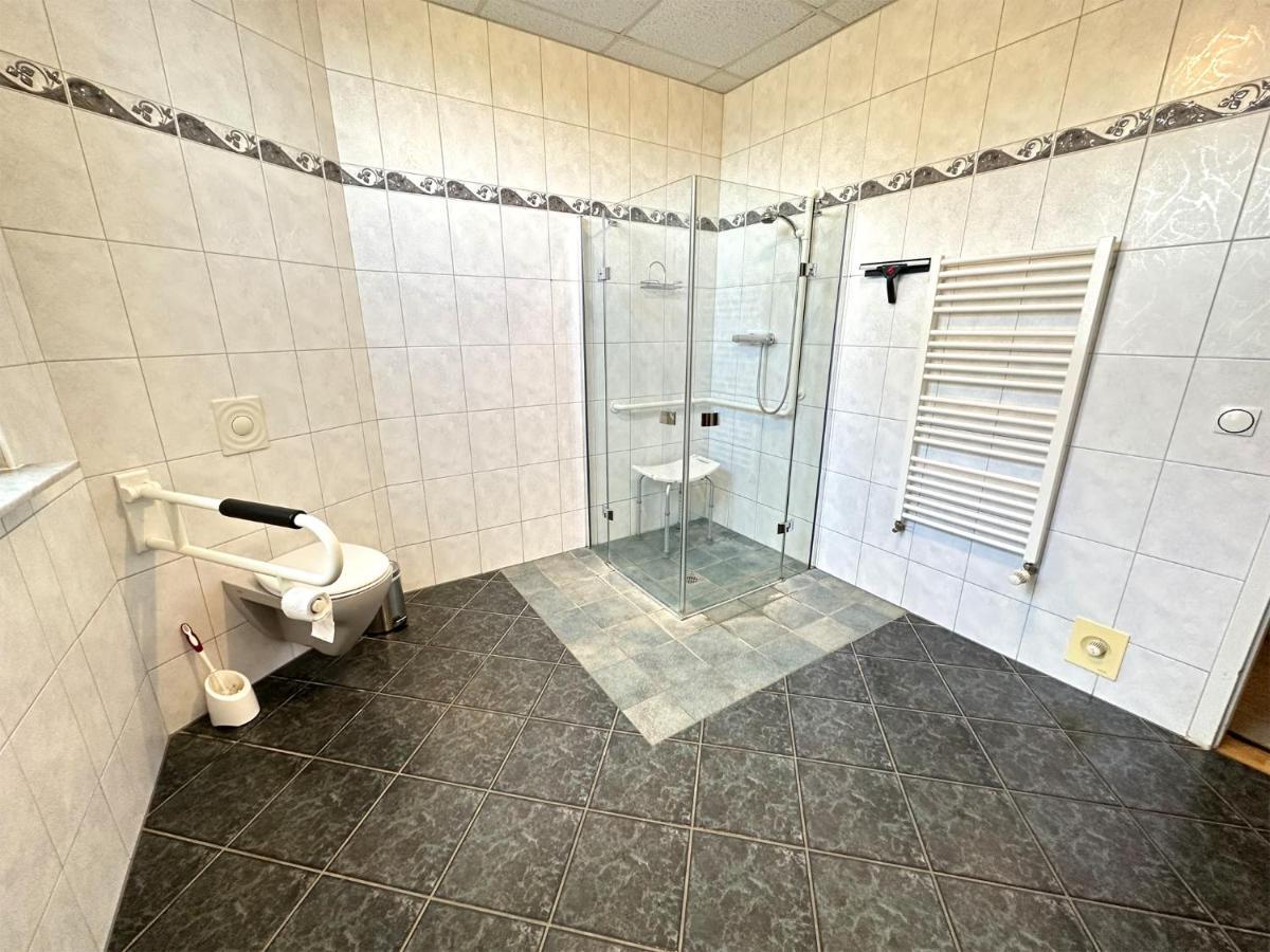 Behindertengerechte Ferienwohnung Nossentiner Huette Eksteriør bilde